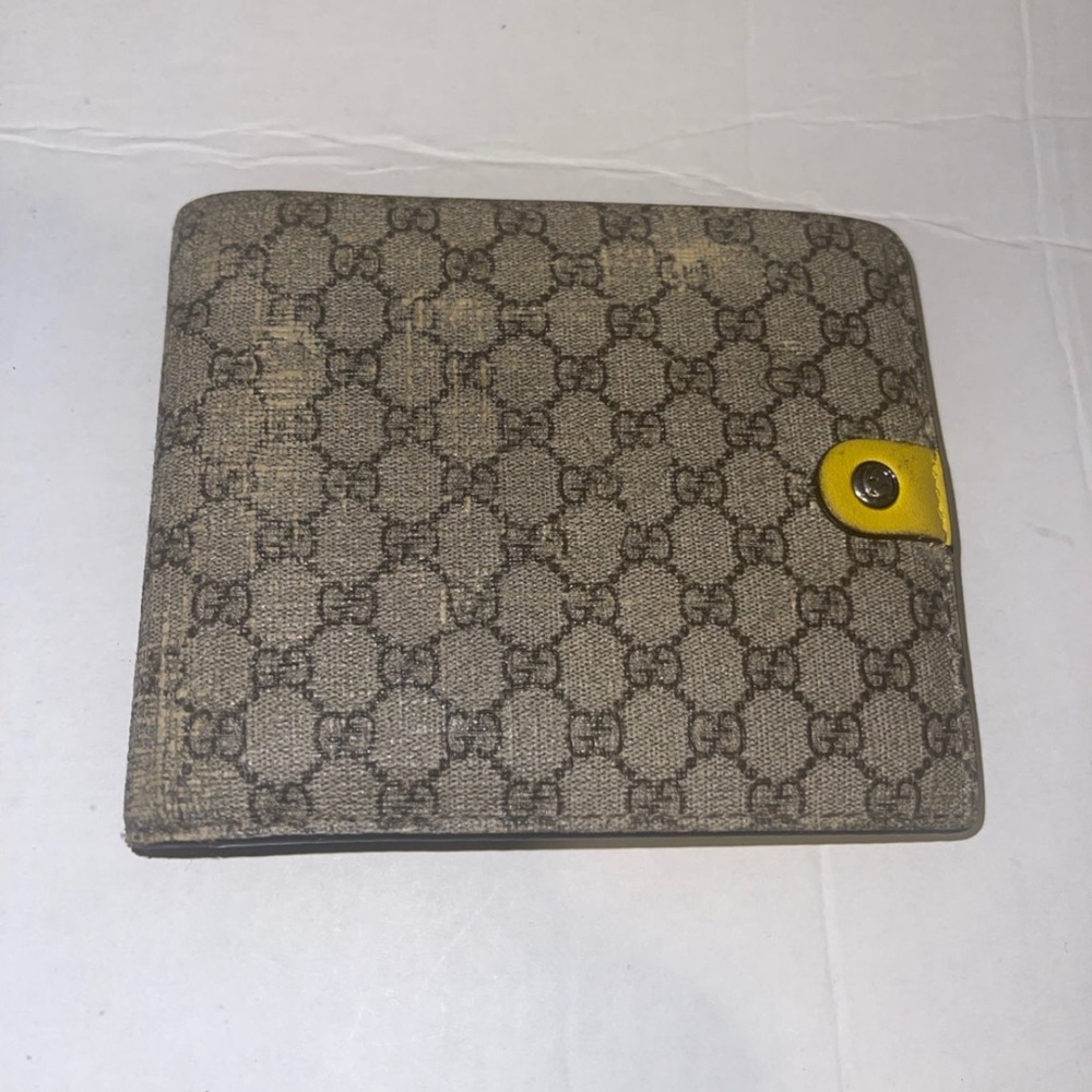 New Gucci wallet has a distressed look